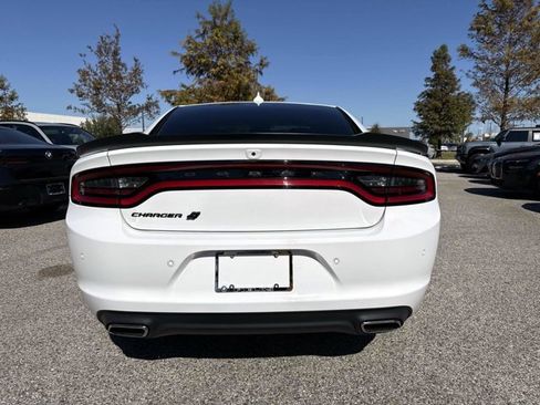 Used 2023 Dodge Charger SXT w/ Blacktop Package image 4