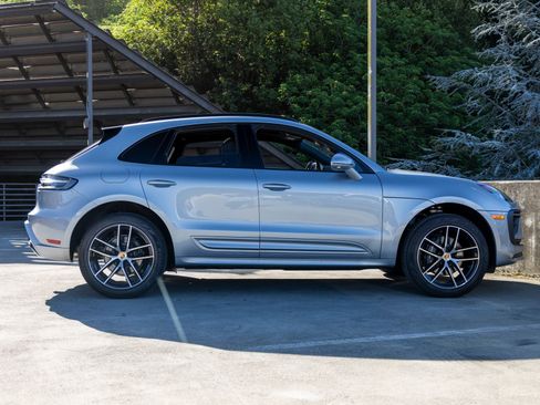 New 2026 Porsche Macan image 12