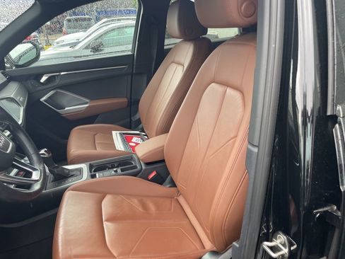 Used 2023 Audi Q3 2.0T Premium Plus w/ Premium Plus Package image 9