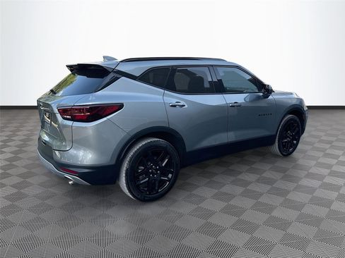 Used 2024 Chevrolet Blazer LT w/ Sound & Technology Package FWD image 8