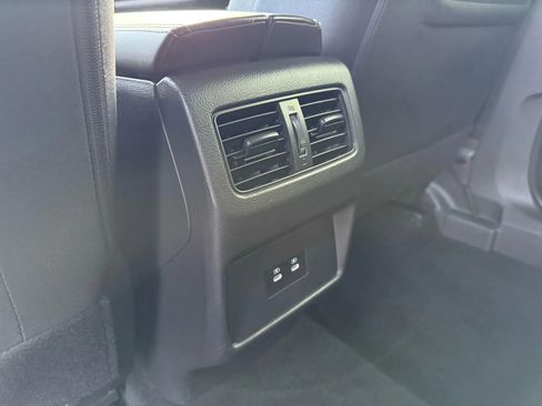 Used 2024 Nissan Rogue SV image 23