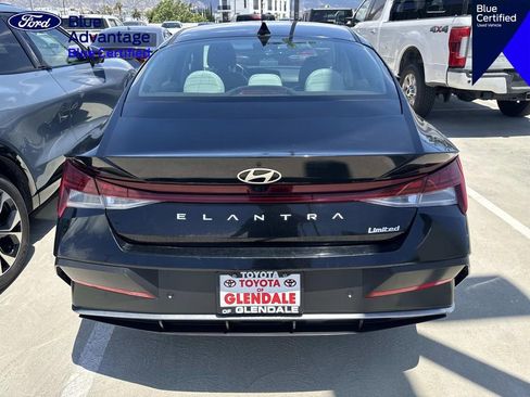 Used 2024 Hyundai Elantra Limited FWD image 9