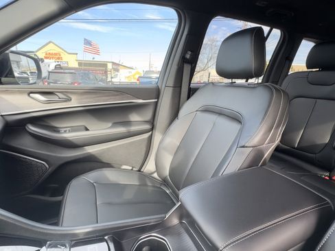 New 2026 Jeep Grand Cherokee Limited w/ Limited Altitude Package image 14