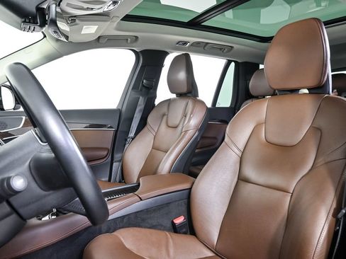 Used 2019 Volvo XC90 T6 Momentum AWD/4WD image 6