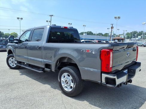 Used 2025 Ford F250 XLT AWD/4WD image 6