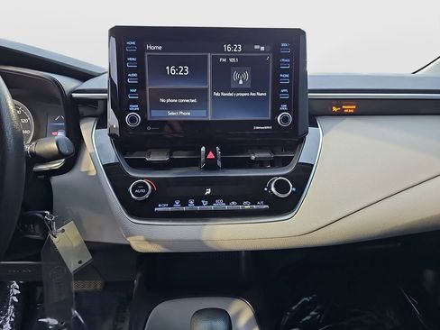 Certified 2022 Toyota Corolla LE image 14