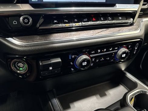 Certified 2023 Chevrolet Silverado 1500 LTZ AWD/4WD image 19