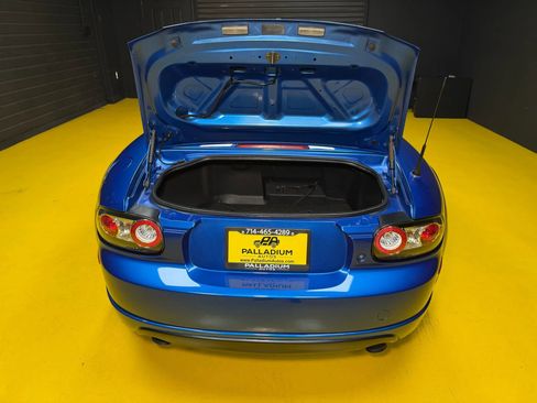 Used 2006 MAZDA MX-5 Miata Sport image 13