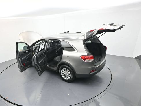 Used 2017 Kia Sorento FWD image 45