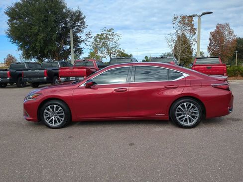 Used 2022 Lexus ES 300h image 3