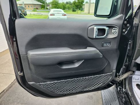 Used 2023 Jeep Wrangler Sahara image 26