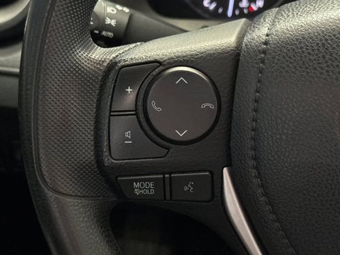 Used 2018 Toyota RAV4 LE FWD image 23