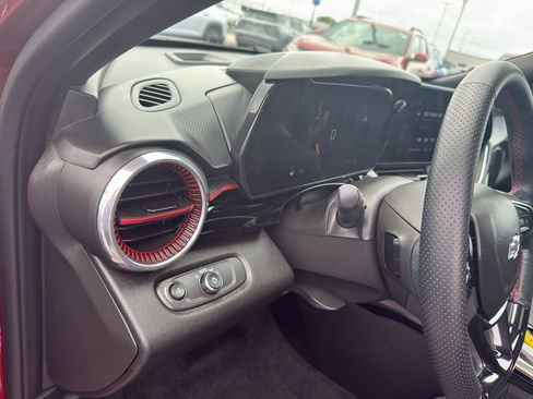 Certified 2025 Chevrolet Trax RS w/ Sunroof Package FWD image 14