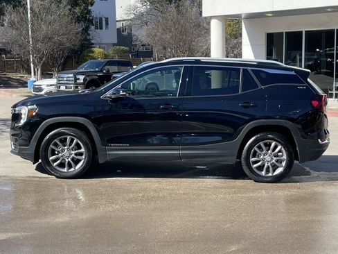 Used 2023 GMC Terrain SLT image 3