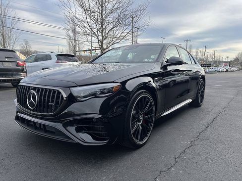 New 2026 Mercedes-Benz E 53 AMG e 4MATIC Sedan image 3