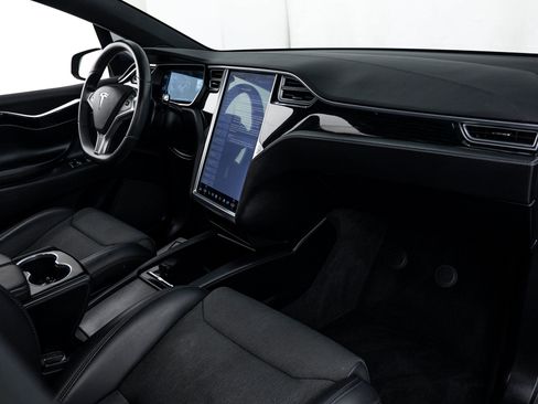 Used 2018 Tesla Model X 75D AWD/4WD image 7