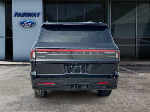 Used 2025 Lincoln Navigator L Reserve AWD/4WD image 6