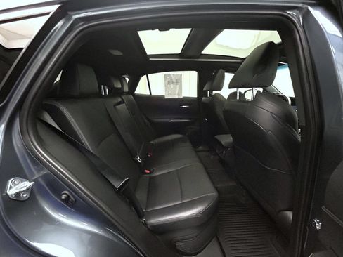 Used 2023 Toyota Venza Limited AWD/4WD image 18