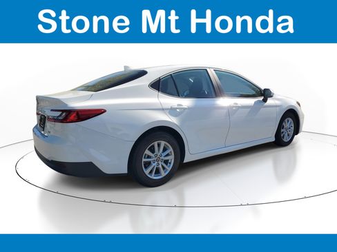 Used 2025 Toyota Camry LE FWD image 6