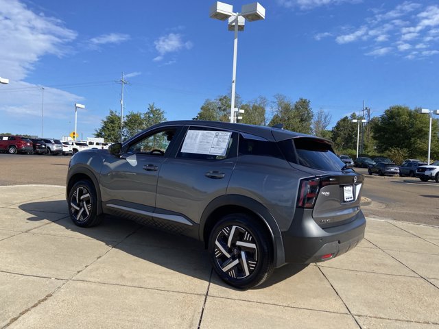 Used 2025 Nissan Kicks SV FWD image 8