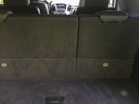Used 2017 GMC Yukon SLT w/ Open Road Package RWD image 32