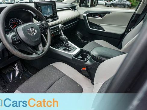 Used 2020 Toyota RAV4 XLE w/ Convenience Package FWD image 17