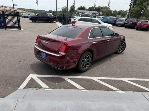Used 2019 Chrysler 300 Limited AWD/4WD image 8