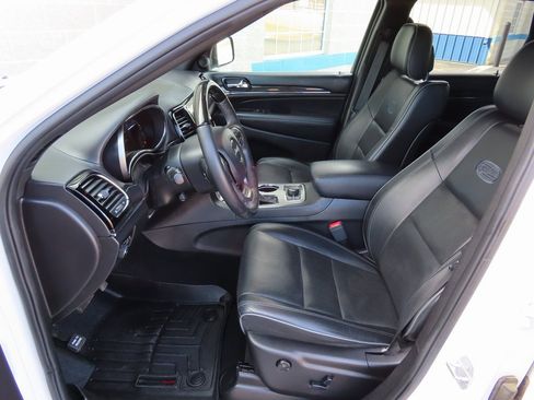 Certified 2019 Jeep Grand Cherokee Overland image 23