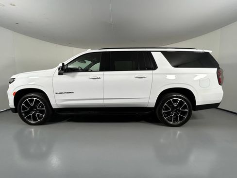 Used 2024 Chevrolet Suburban RST w/ Luxury Package AWD/4WD image 4
