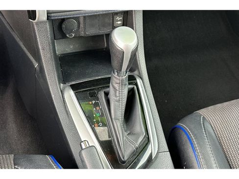 Used 2017 Toyota Corolla SE w/ SE Premium Package FWD image 22