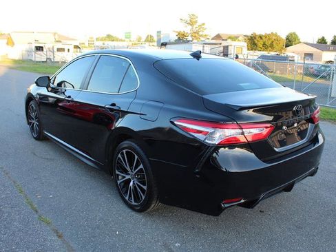 Used 2020 Toyota Camry SE w/ Convenience Package FWD image 5