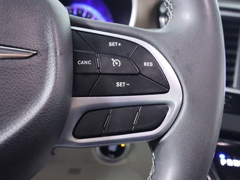 Used 2023 Chrysler Voyager LX FWD image 12