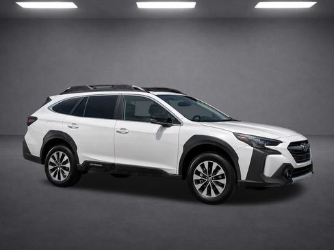 Used 2024 Subaru Outback Touring AWD/4WD image 2