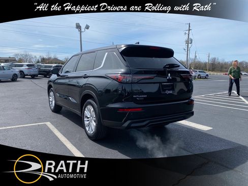 New 2026 Mitsubishi Outlander ES image 7