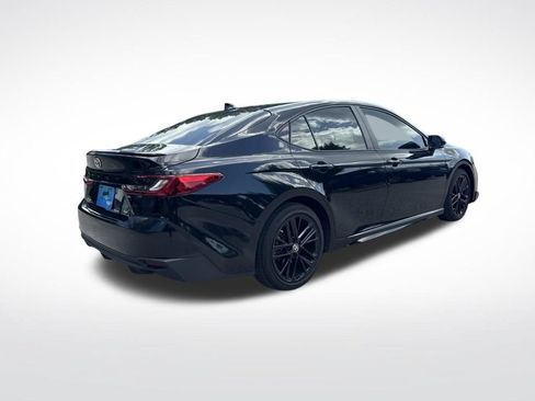 Used 2025 Toyota Camry SE w/ Convenience Package FWD image 5