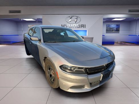 Used 2015 Dodge Charger SXT RWD image 8