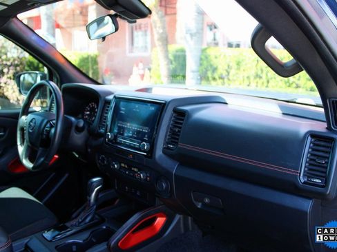 Used 2022 Nissan Frontier PRO-4X w/ Technology Package image 34