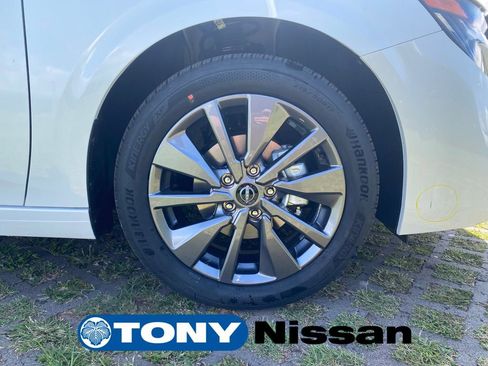 New 2026 Nissan Sentra SL w/ Floor Mat Package FWD image 9