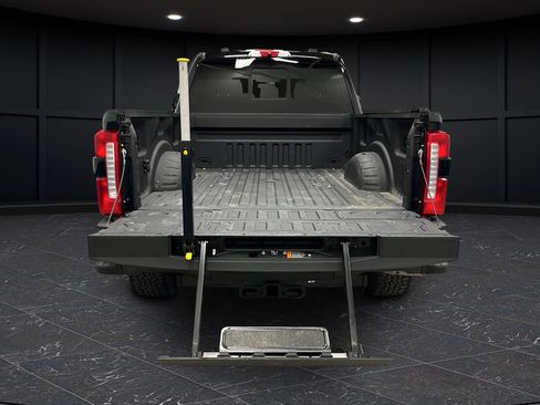 Used 2024 Ford F250 Lariat w/ Lariat Ultimate Package AWD/4WD image 9