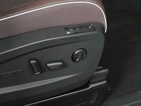 New 2025 Volkswagen ID. Buzz Pro S image 26