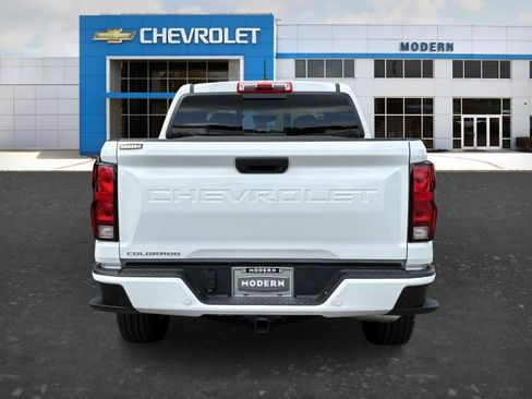 Used 2025 Chevrolet Colorado LT w/ Advanced Trailering Package AWD/4WD image 4