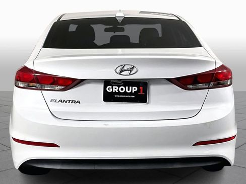 Used 2017 Hyundai Elantra SE image 5