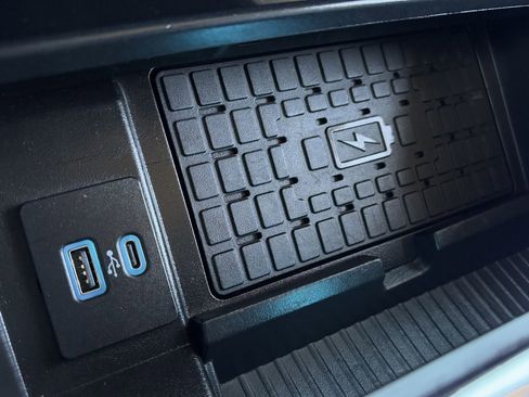 Used 2024 Ford Expedition XLT image 20