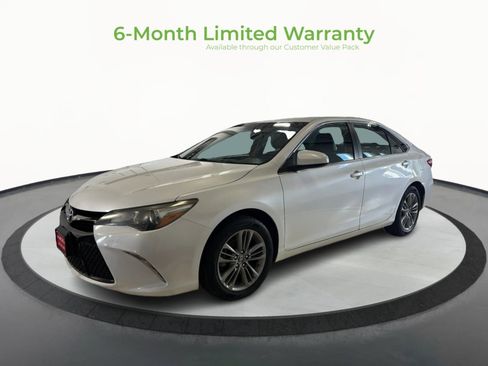 Used 2017 Toyota Camry SE w/ Moonroof Package FWD image 3