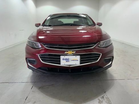 Used 2018 Chevrolet Malibu LT image 2