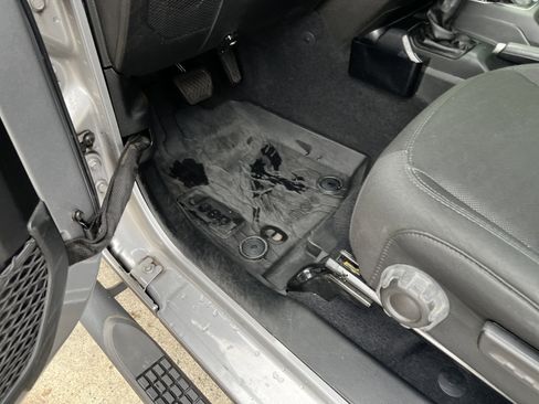 Used 2021 Jeep Wrangler Unlimited Sport image 17