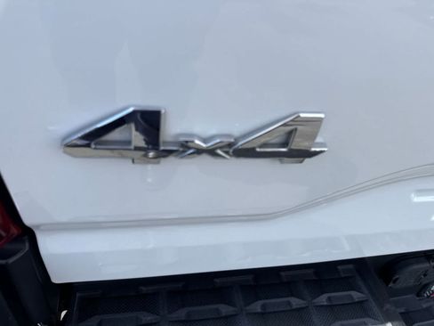 Used 2018 Toyota Tacoma SR5 AWD/4WD image 20
