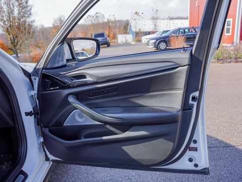 Used 2018 BMW M5 image 41