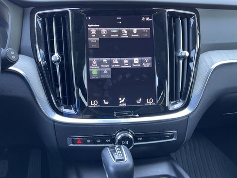 Used 2022 Volvo V60 T5 Cross Country w/ Advanced Package image 32