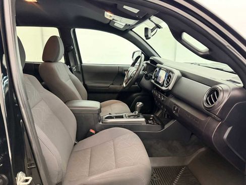 Used 2016 Toyota Tacoma TRD Sport image 20